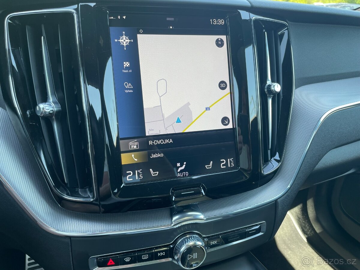 Volvo XC60 B5 173kW AWD R-Design - 17