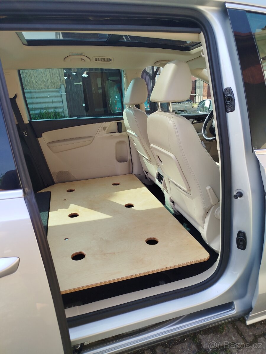 VW Sharan 2.0 TDI (man.) kůže,panorama - 17