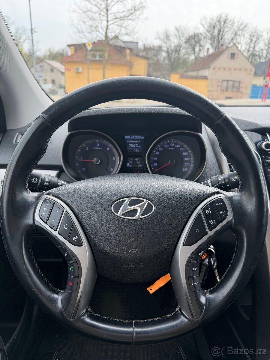Hyundai i30 combi 1.6TDi 2017 - 17