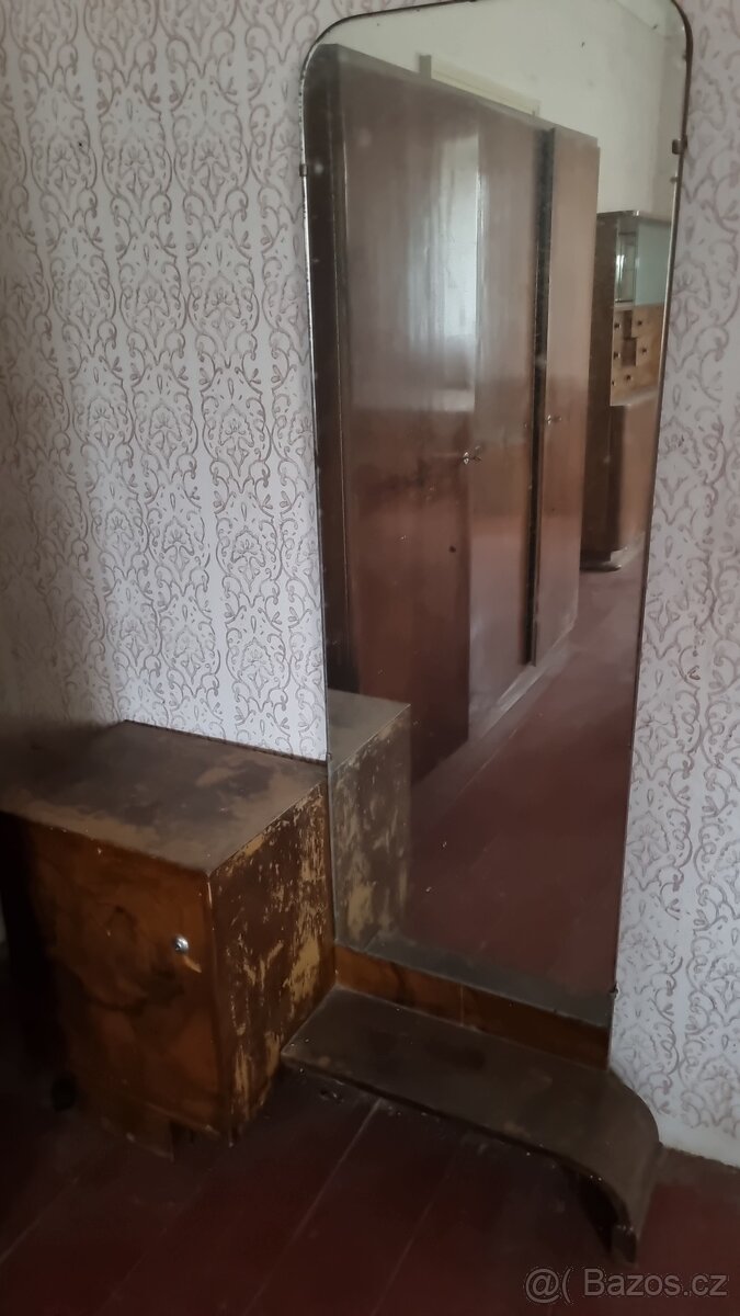 Starý nábytek - 17