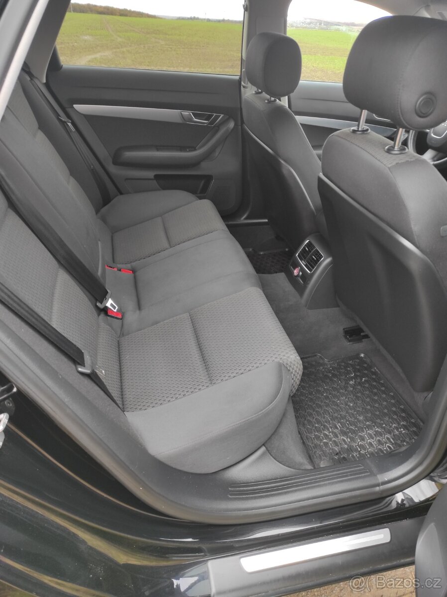 Audi A6 2,0 TDi Combi, 2011, manuál, facelift - 17