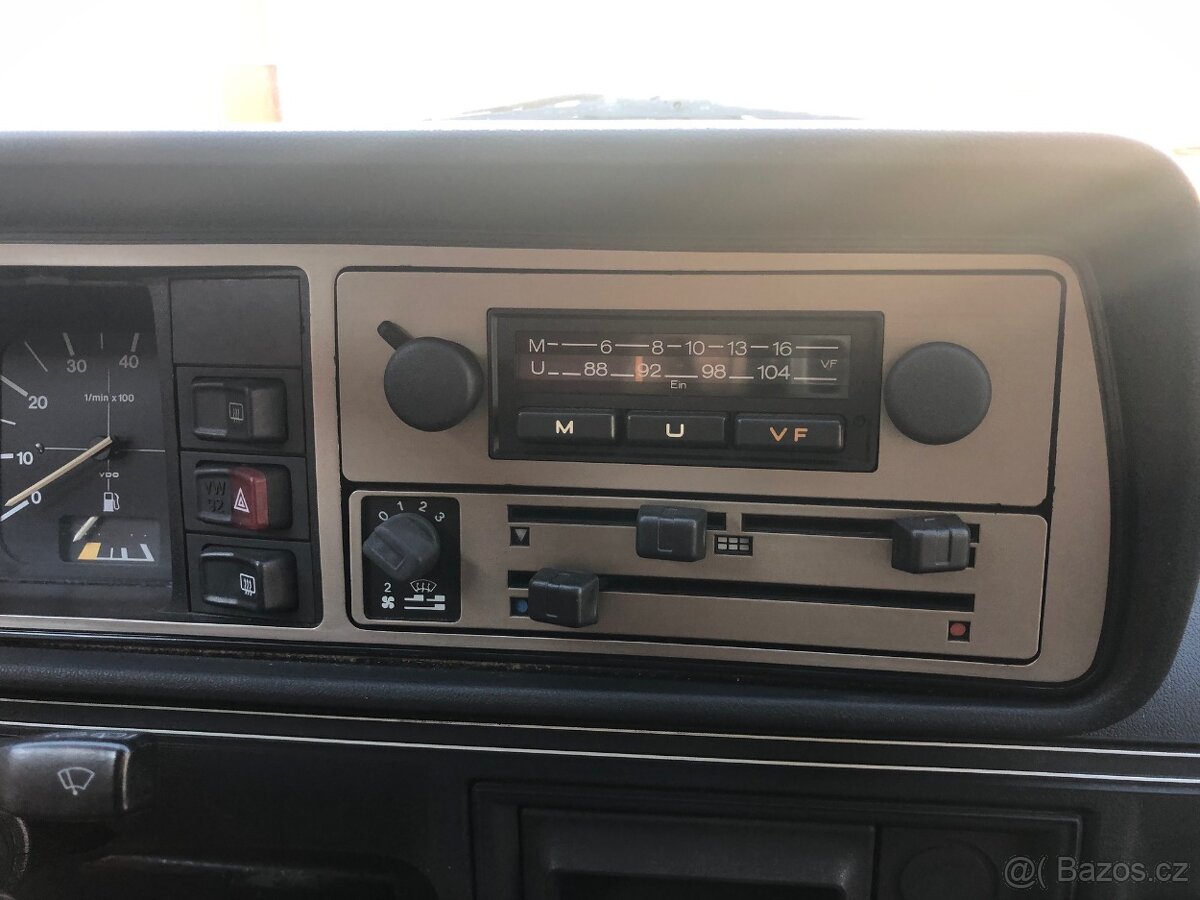 GOLG Mk 1 benzín 1,6 automat - 17