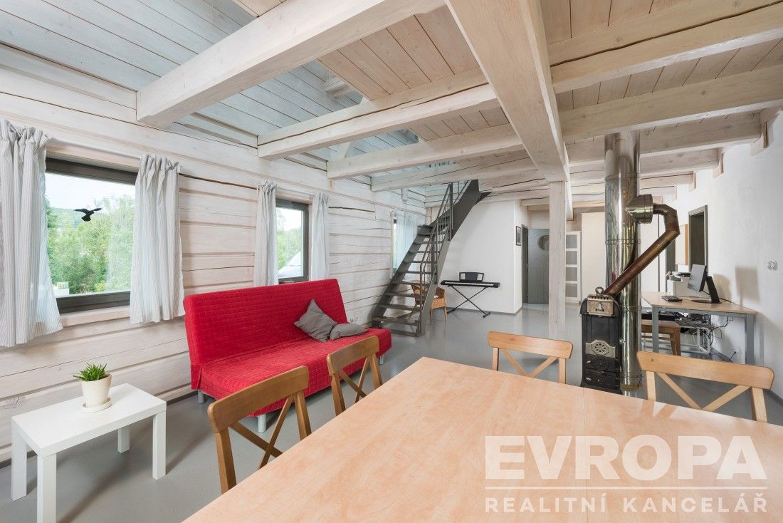 Prodej jedinečné nemovitosti obklopeného přírodou v Senešnic - 17