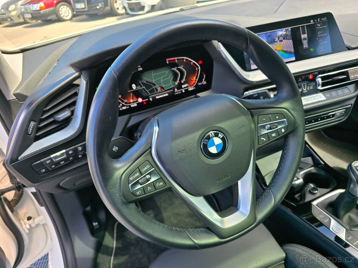 ⭐BMW Řada 1 /118d/110kw/2022/LED/PANORAMA⭐ - 17