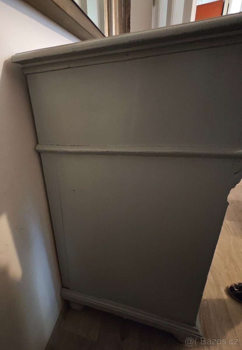 Starožitná dřevěná komoda - 17