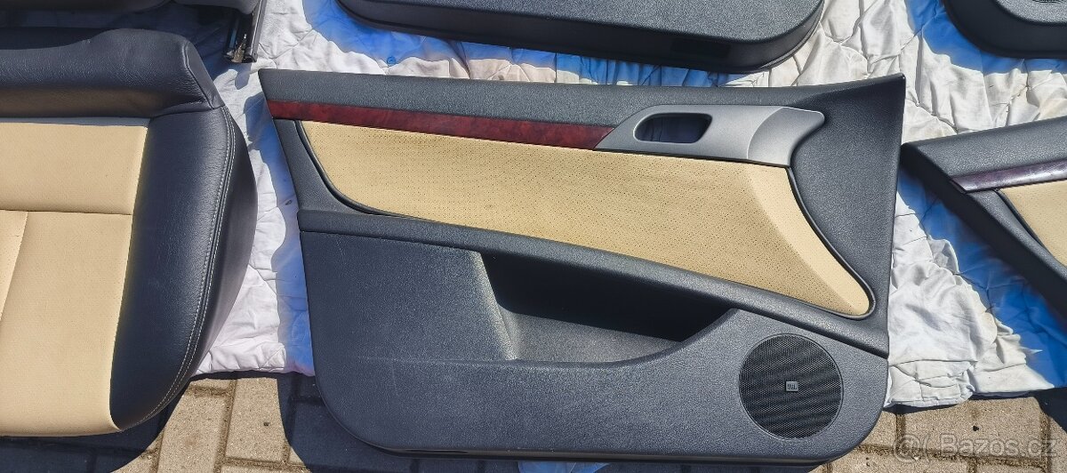 Peugeot 407 interiér - 17