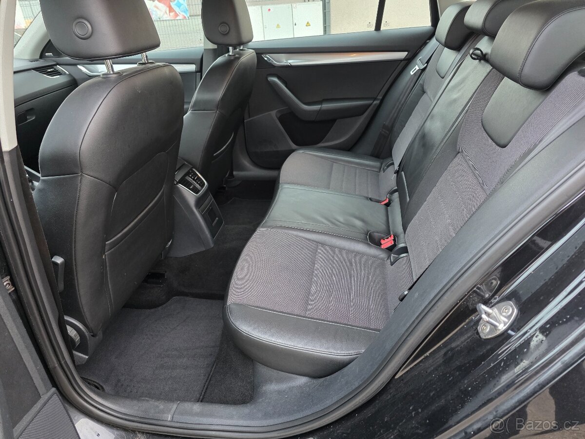 ŠKODA OCTAVIA 2.0TDI 110KW ELEGANCE DSG - 17