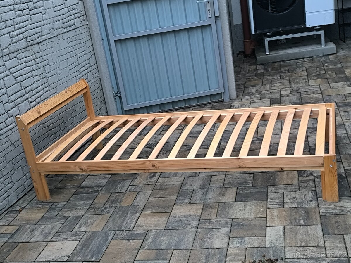 Prodám dřevěnou postel + Matrací 90cm x 200cm - 17