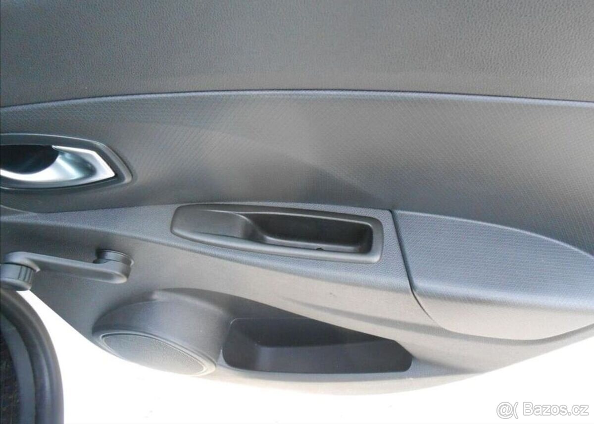 Renault Clio 1,2 54 kW CZ Serviska benzín - 17