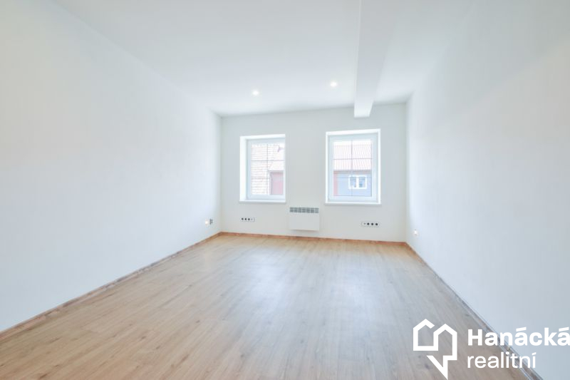 Prodej hezkého bytu 3+kk u Olomouce - 17