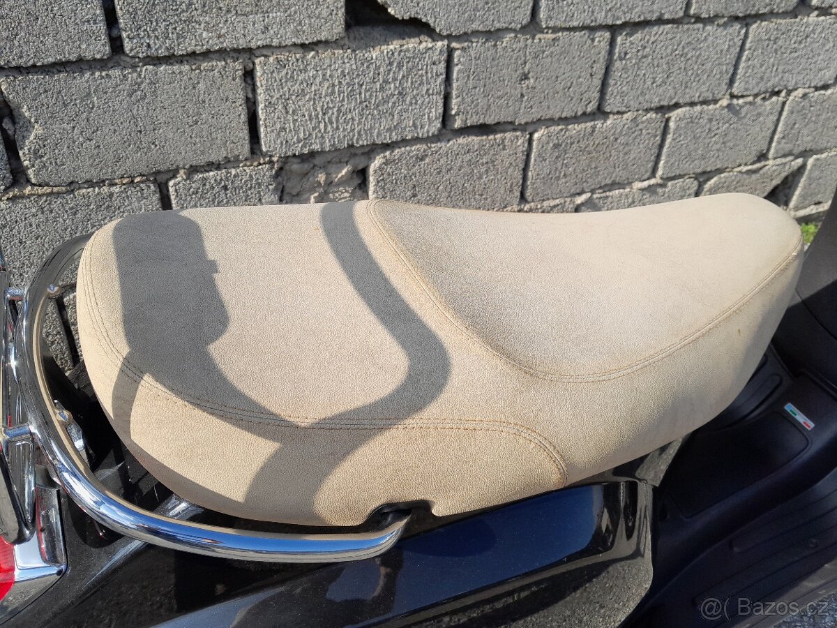 Vespa LX 50 4t, 2011, málo jetá, moc pěkný stav - 17