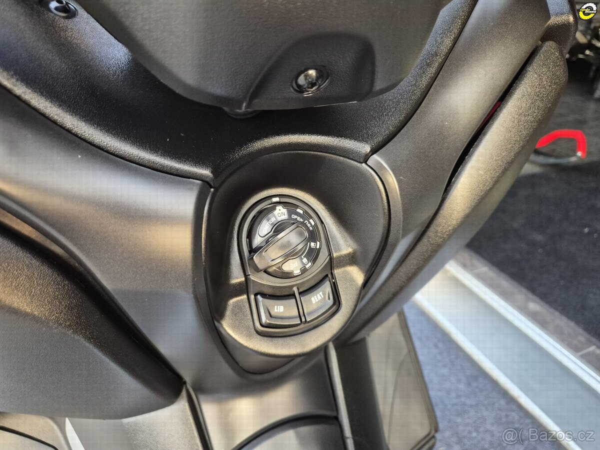 Yamaha X-Max 300 - 17