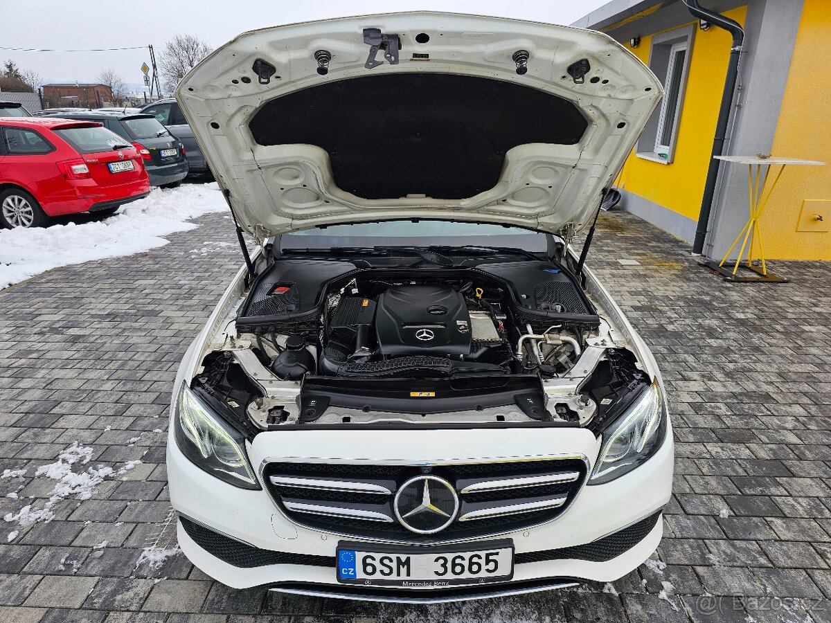 Mercedes-Benz Třídy E, E 200 4MATIC, G TRONIC - 17