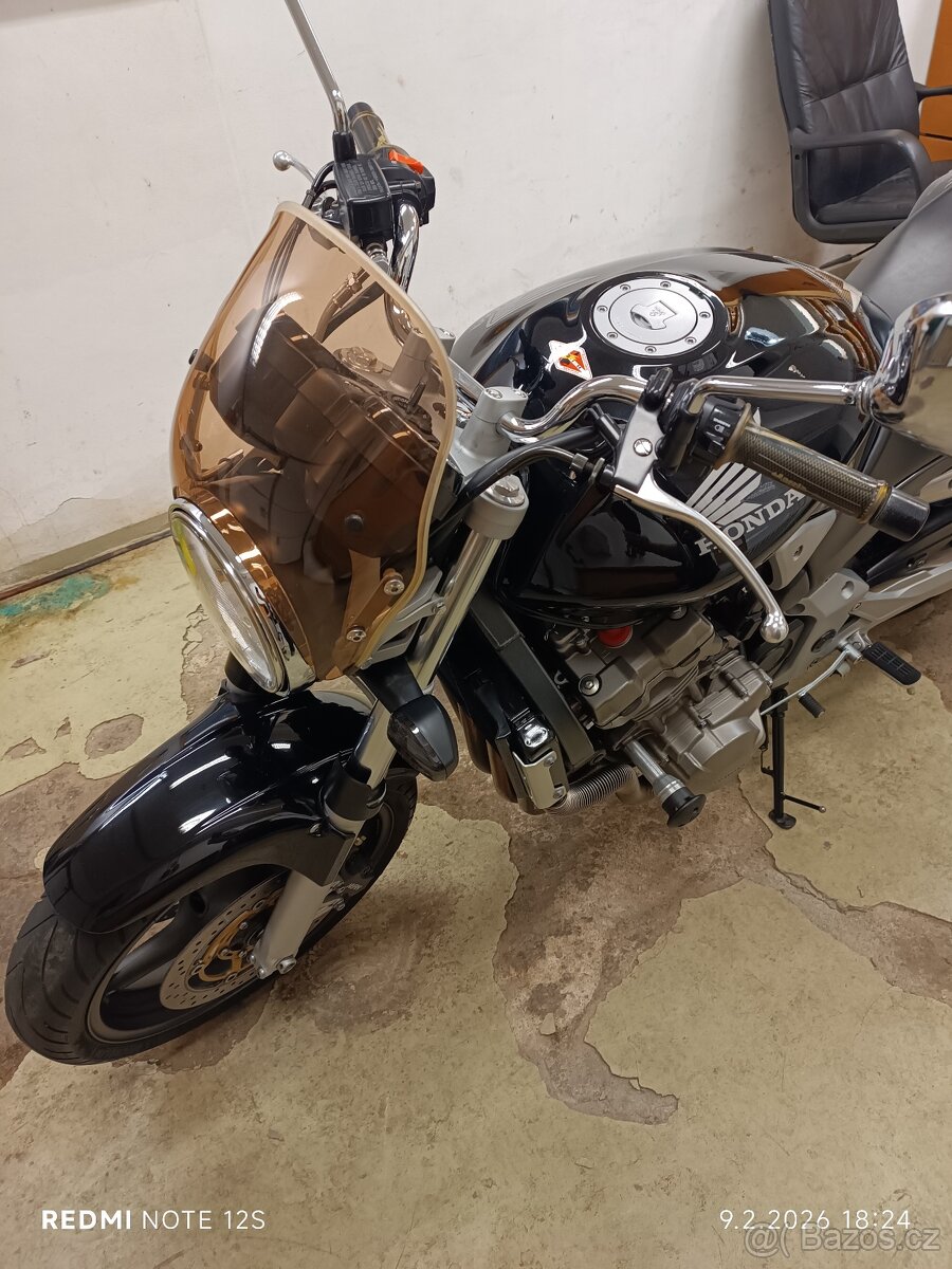 Honda CB900f Hornet - 17