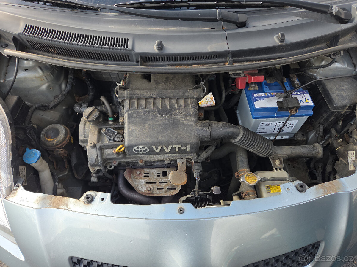 Toyota Yaris 1.3i (64 kW) - 17