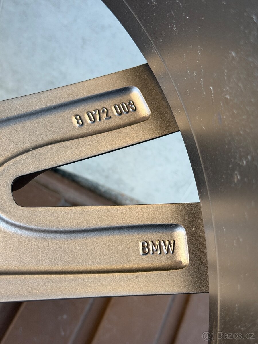 Bmw R22 Bmw X7 22” zimní 275/40 r22 315/35 R22 - 17