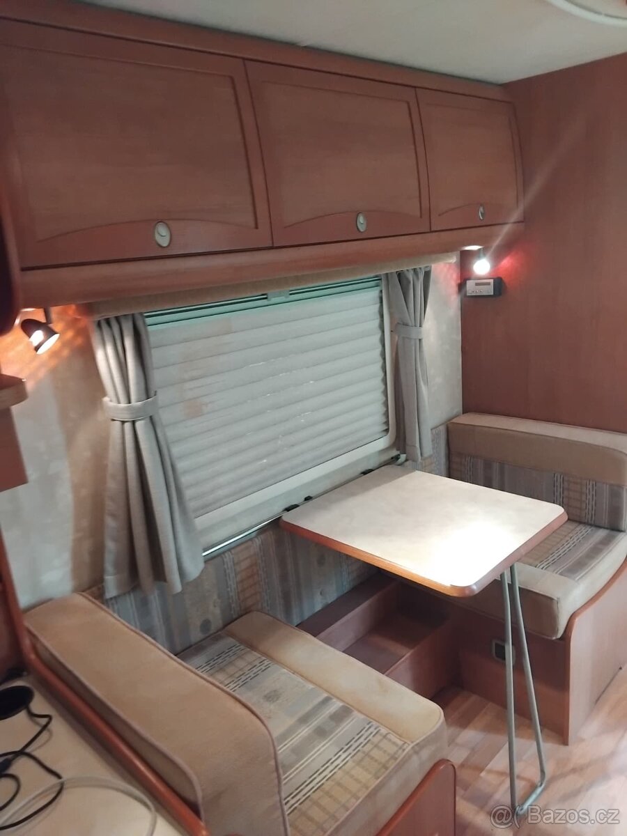 PRODÁM DVOUOSÝ KARAVAN CAMEO BESSACAR 550 GL - 17