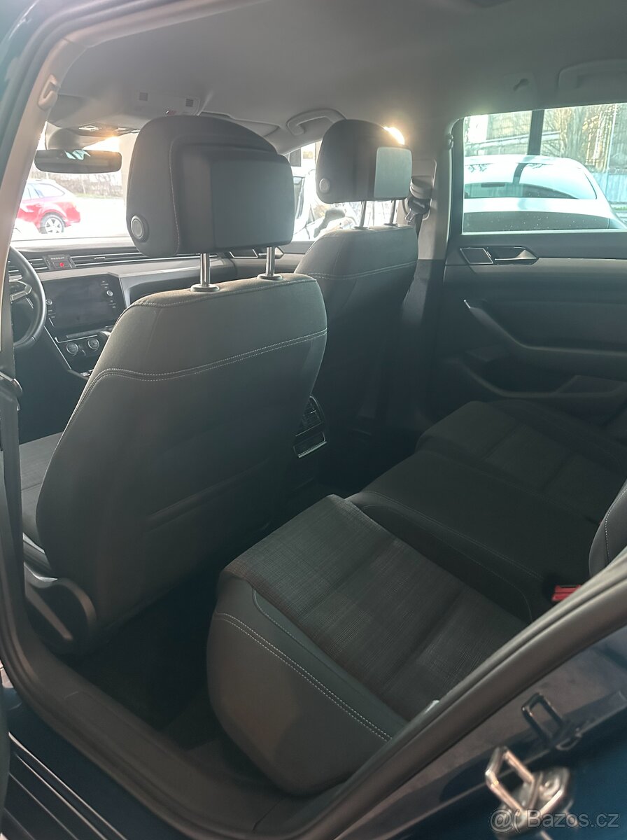 Volkswagen Passat, 2.0 TDI VARIANT Ojeté, 12/2019 - 17