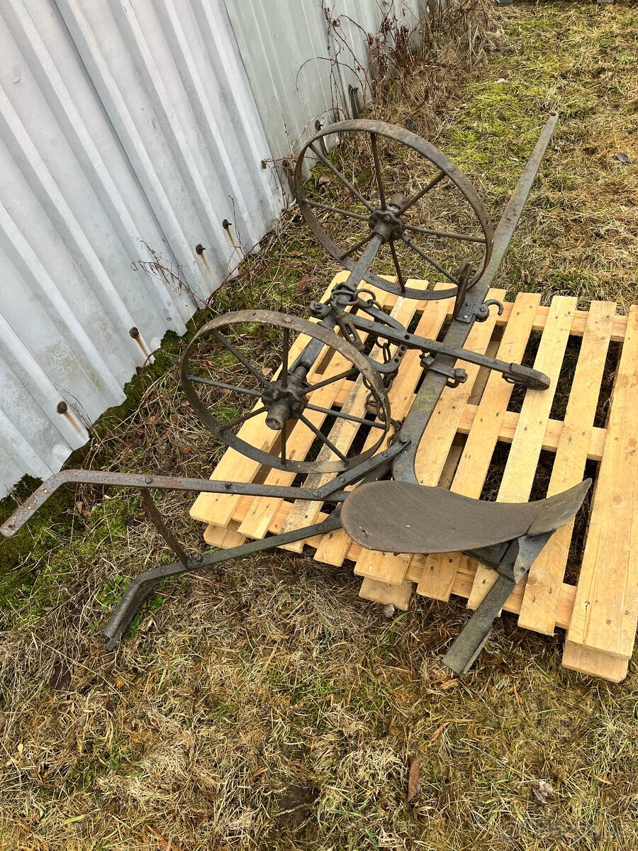 Staré zemědělské stroje - 17