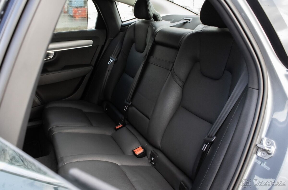 Volvo S90 D4 2.0L Drive-E Momentum A/T8 - 17