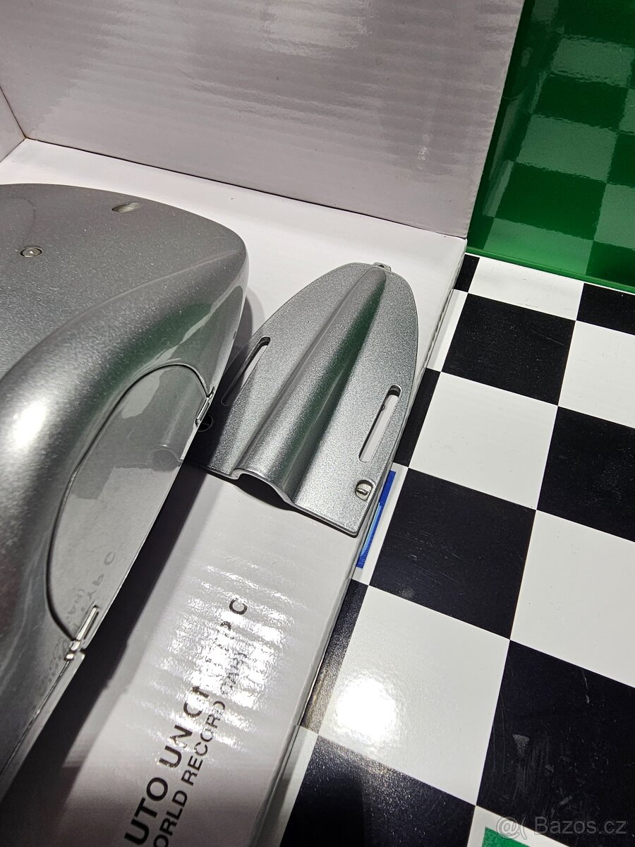 Revell Auto Union Typ C 1:18, světový rekord - 17