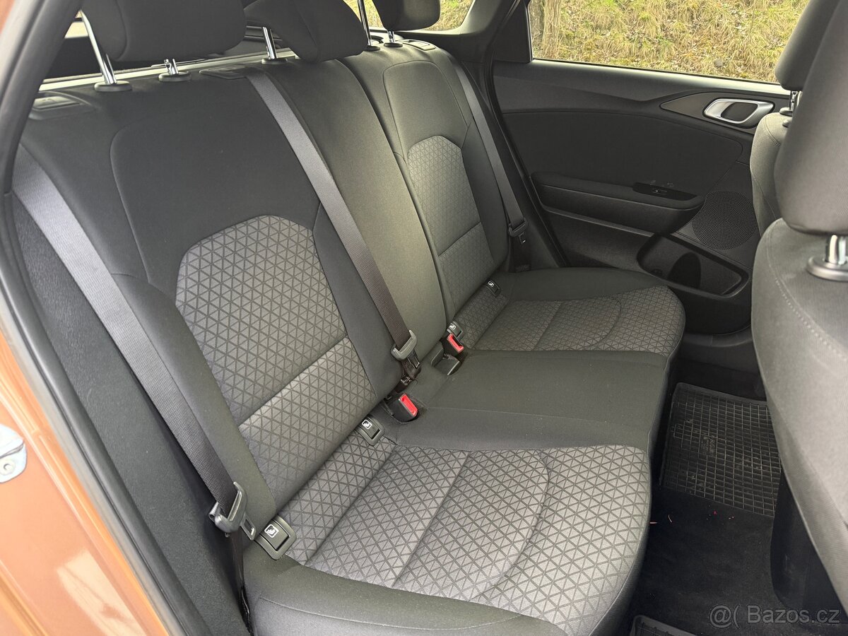 KIA Ceed sw 25tis km 3roky záruka. - 17