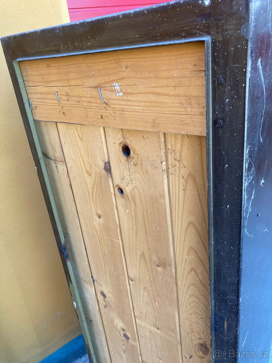 Skříň kovová, dílenská, na zbraně i jiné za 800 kč - 17