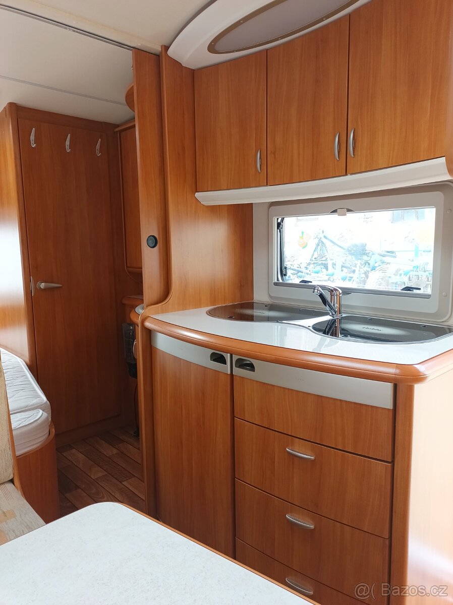 Hobby 410 SFE Excellent 2008 předstan a markýza - 17