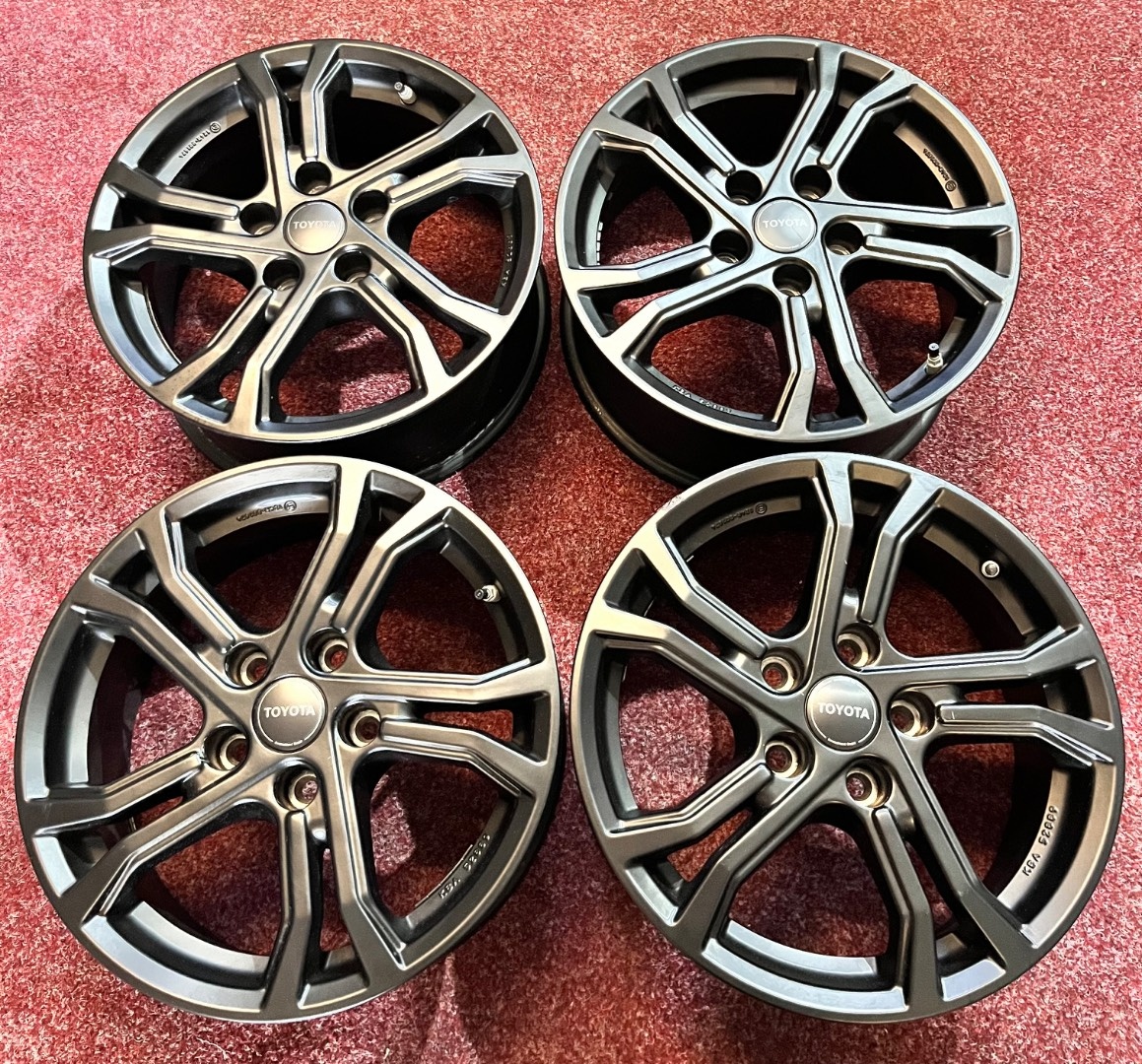 5x114,3 R16 originál alu Toyota Corolla - TPMS - ET40 - 17