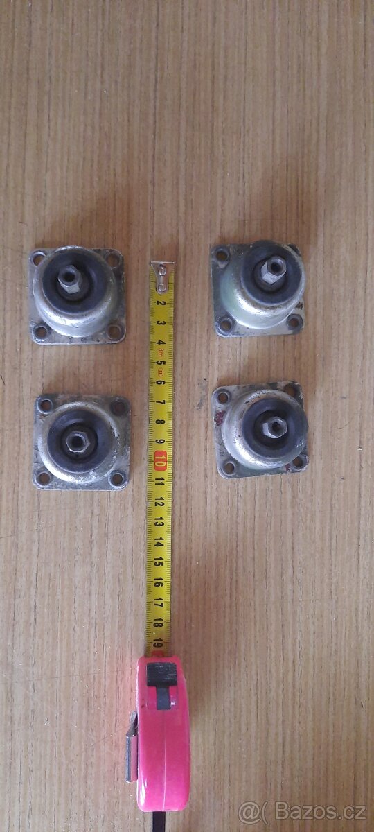 Letecky spojovací material - 17