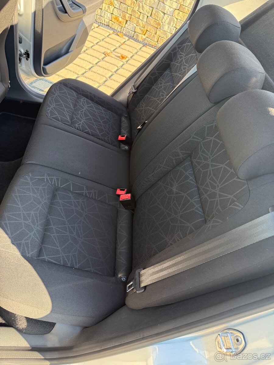 Nádherná ŠKODA FABIA FAMILY 63KW 2011 - TAŽNÉ ZAŘÍZENÍ - 17