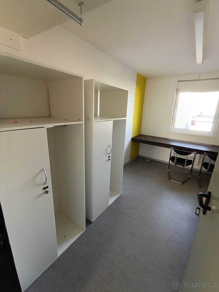 Na prodej:Ubytovna/Penzion 32 pokojů - 17