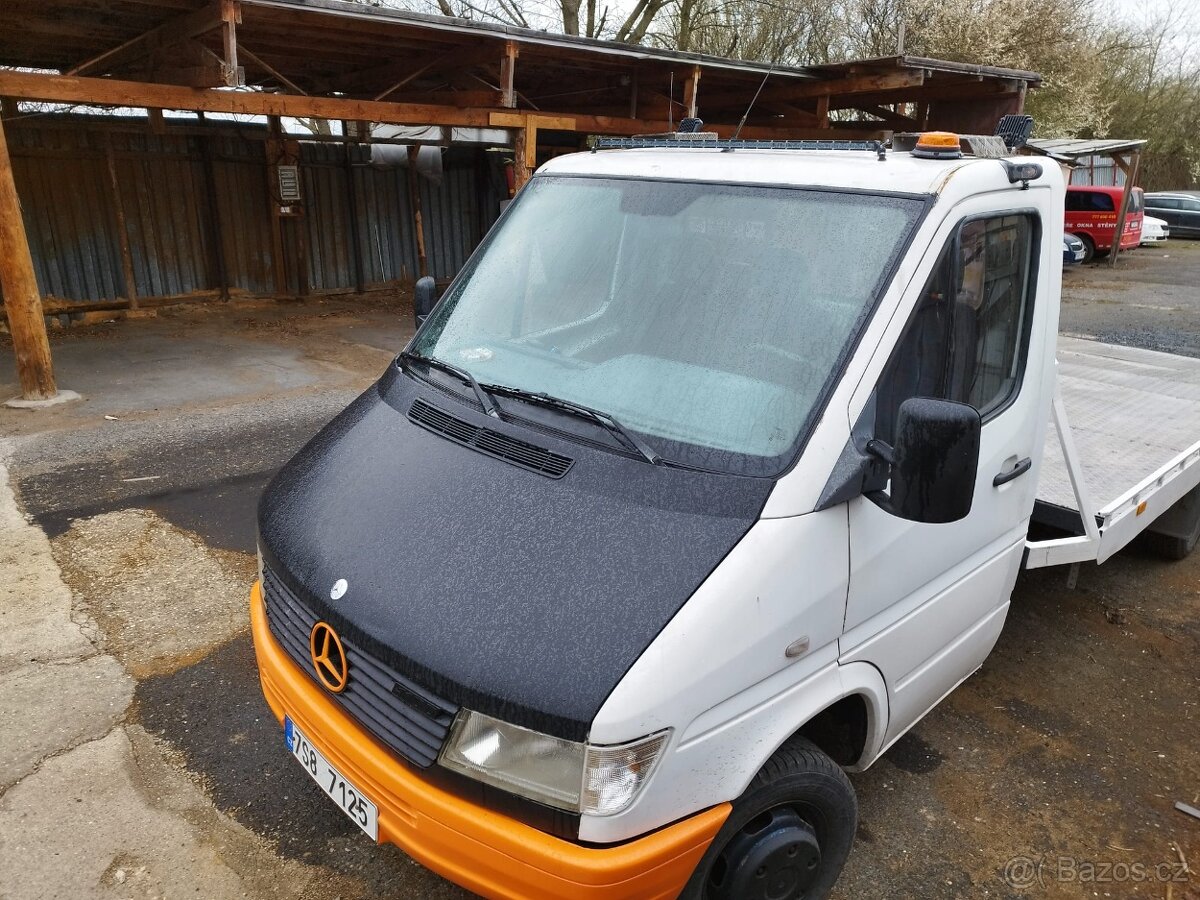 Mercedes Sprinter 412D Odtahovka - 17