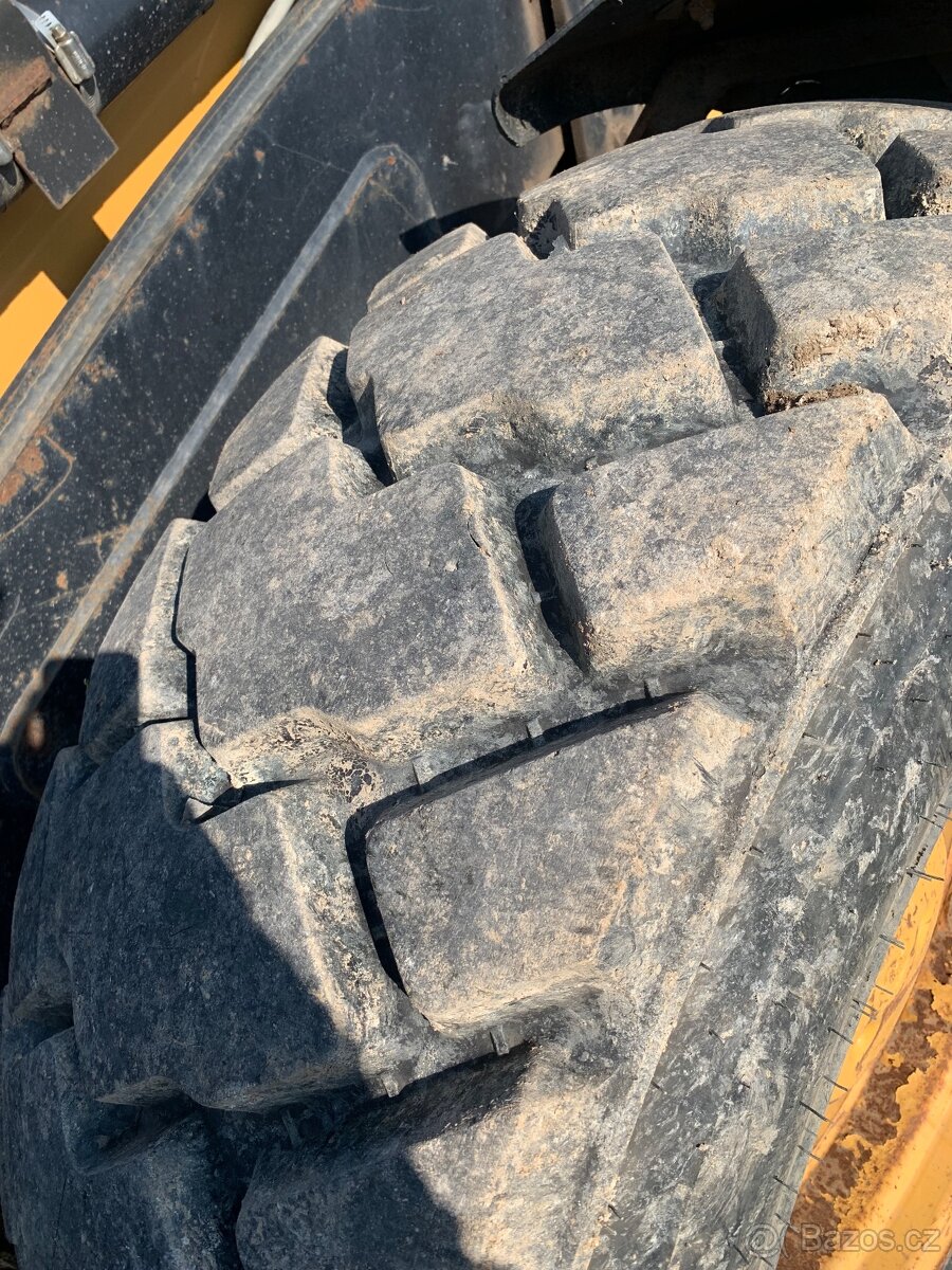 Kolový traktor-bagr Caterpillar 434E - 17