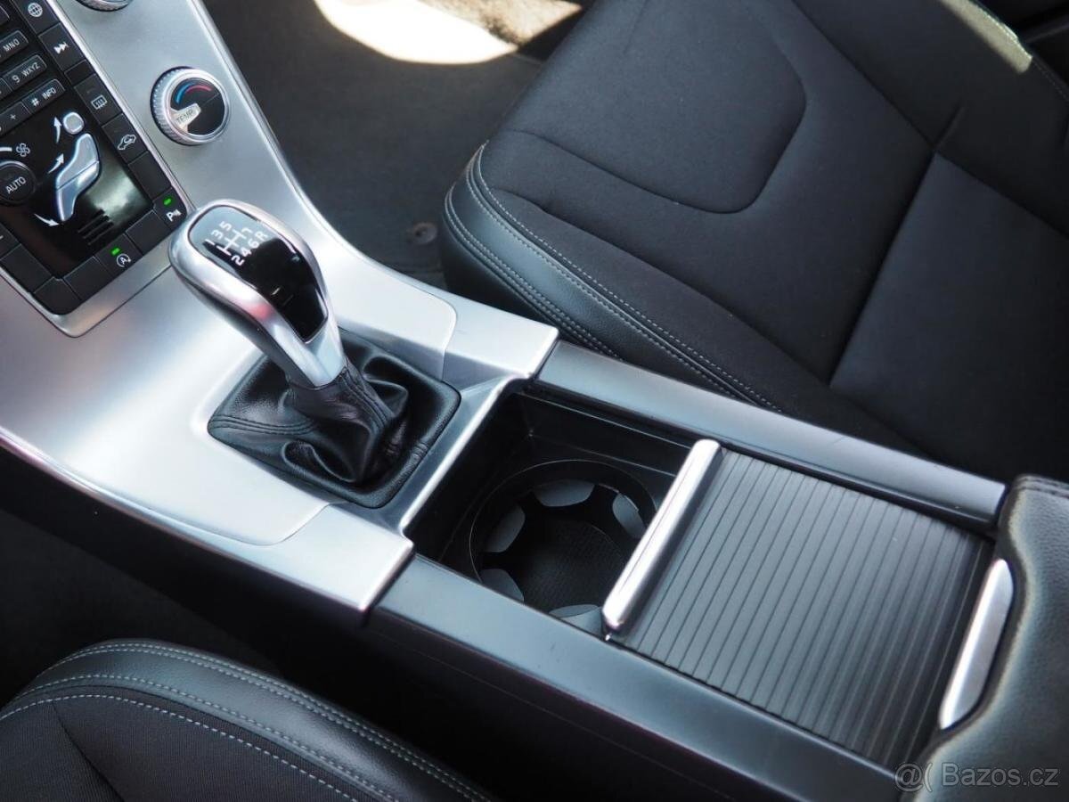 2017 Volvo V60 2.0D D3 Xenony - 17