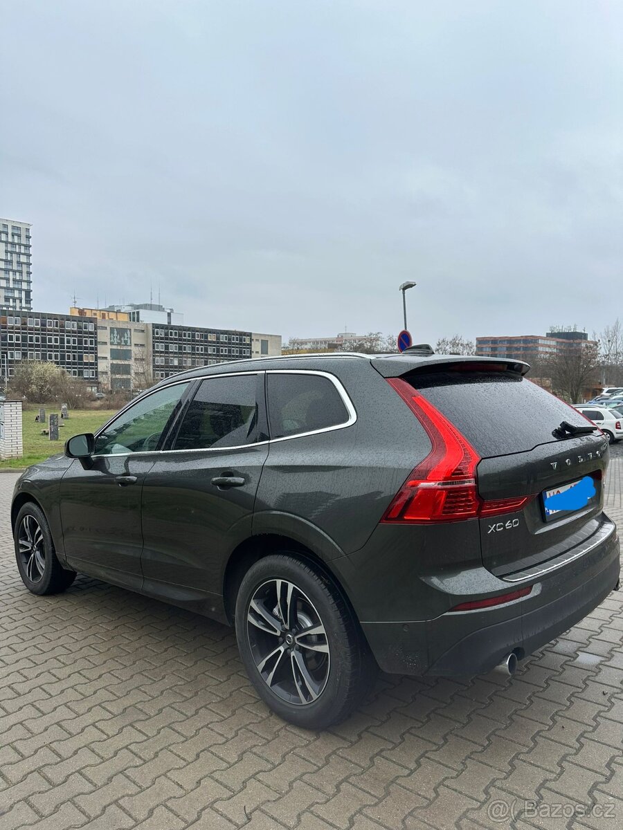 Na prodej Volvo XC60 2019 T5 Momentum 184 kW - 17