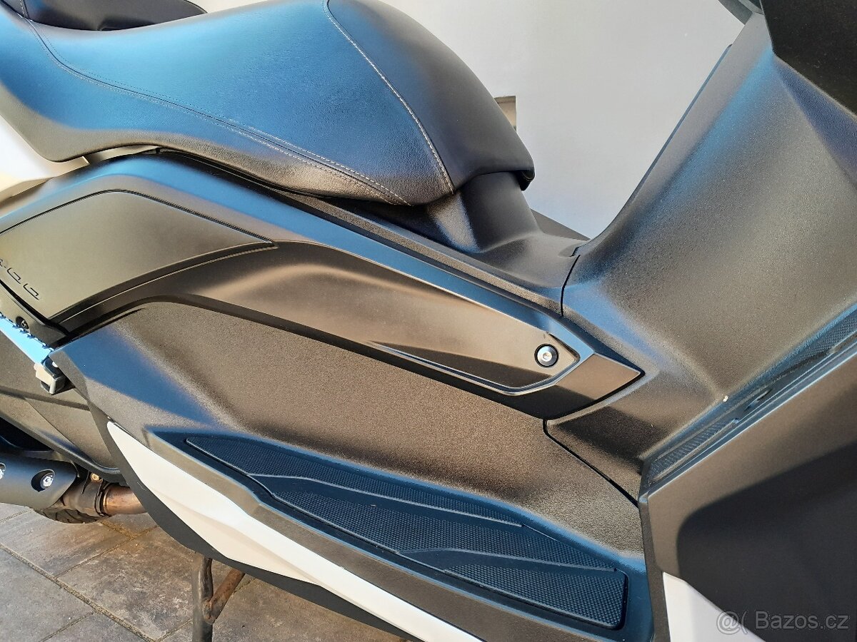 Yamaha Xmax 400, 2015, 23tis.km, ZIMNÍ CENA - 17