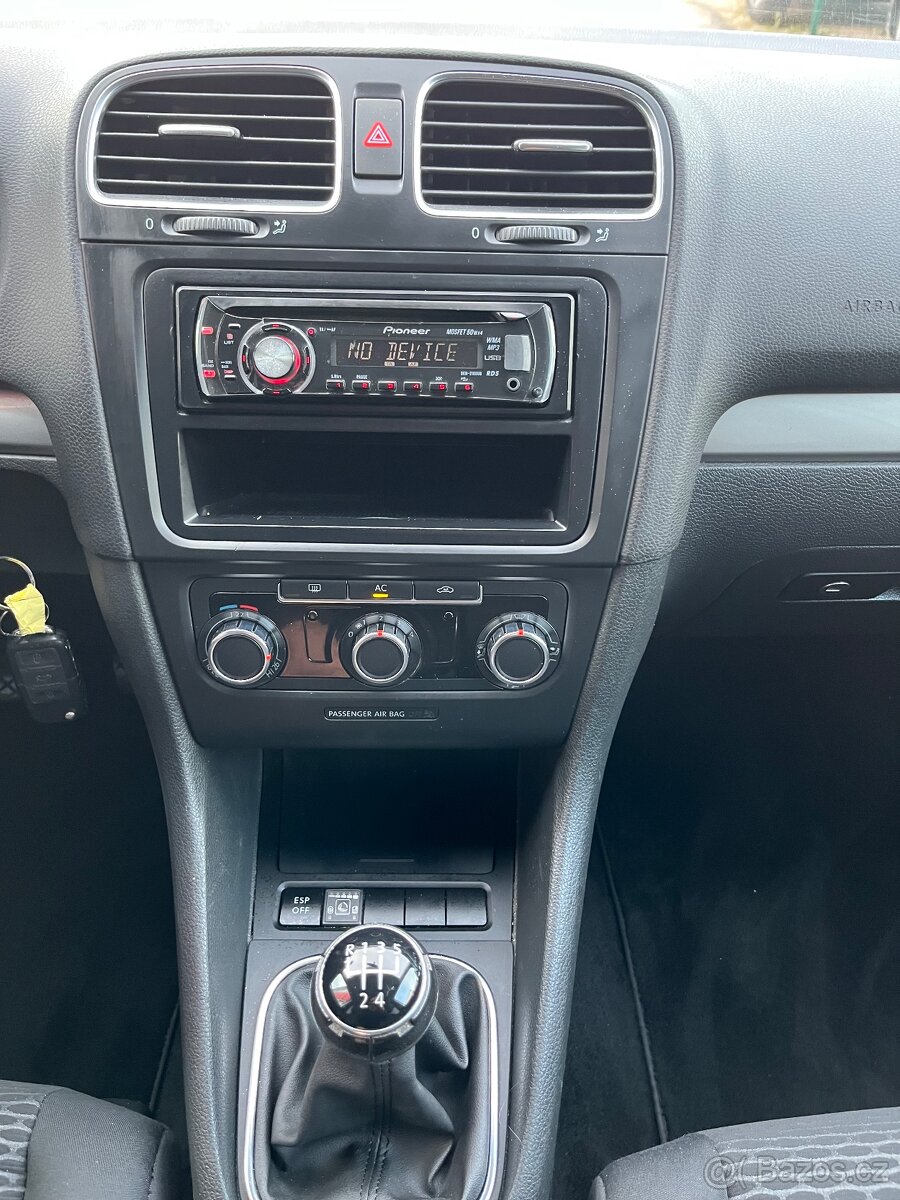 Volkswagen Golf 6 TrendLine 1.6 Benzin + LPG = Top Stav = - 17