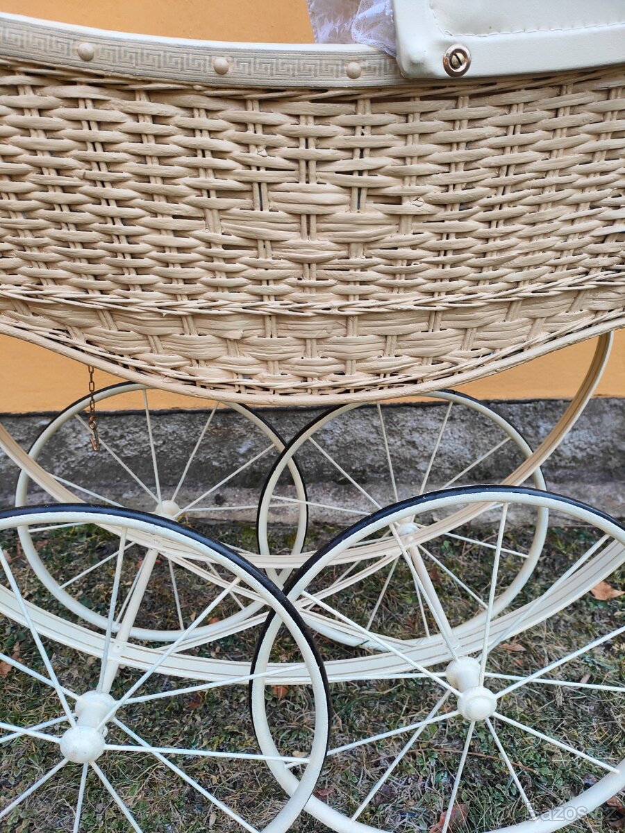 Starožitný kočárek pro panenky č. 911 - 17