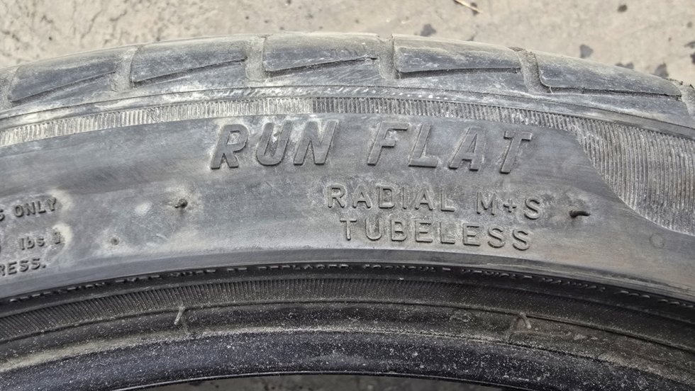 Letní pneu 225/40/19 PIrelli Run Flat - 17
