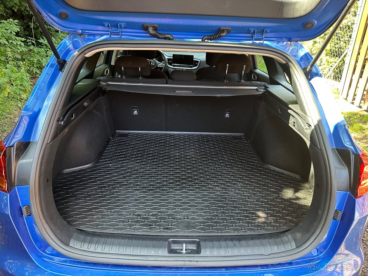 Prodám Kia ceed SW CD 1,5 T-GDI GPF SPIN - 17