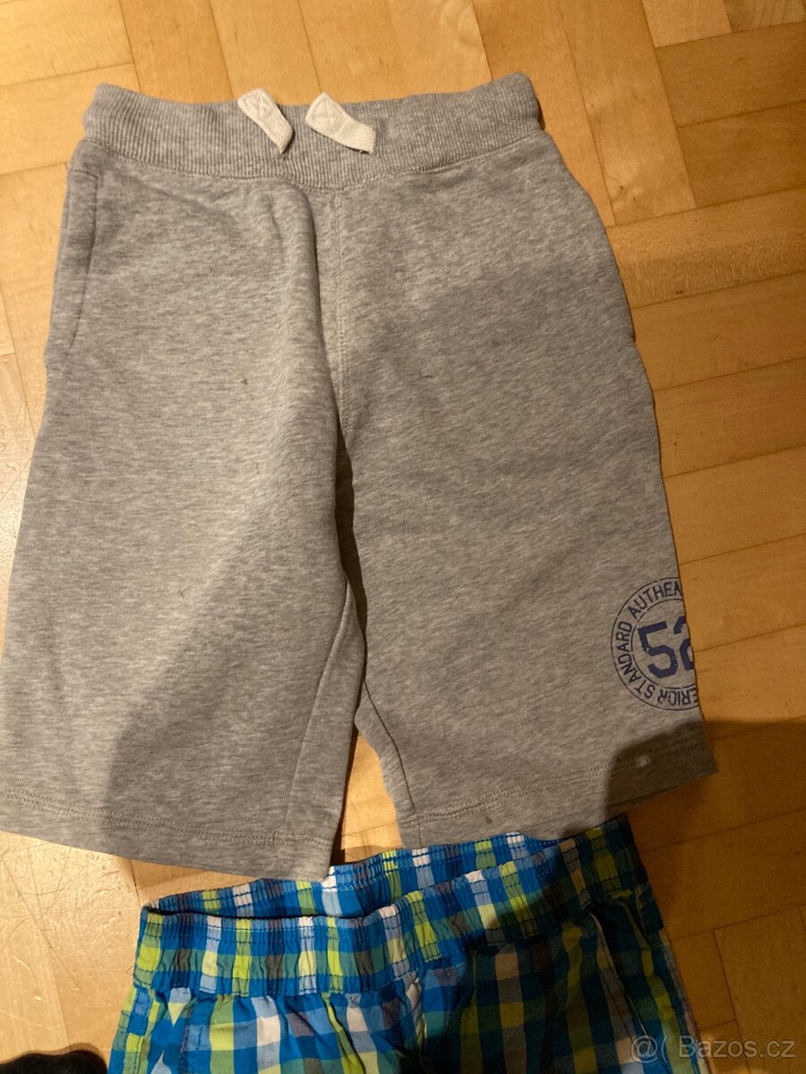 Balík věcí kluk 122,128 - 17
