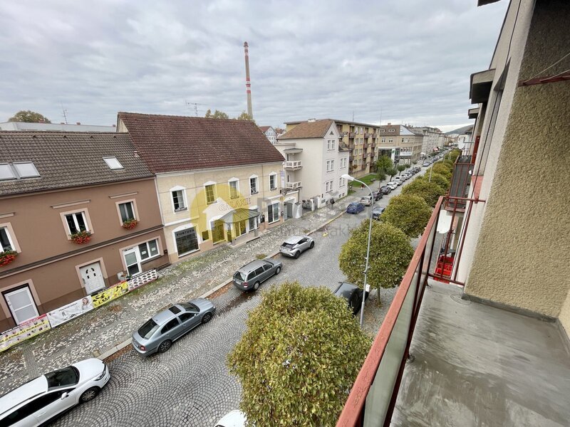 Pronájem bytu 2+1, 62 m2, lodžie, sklep, ul. Bezděkovská, St - 17