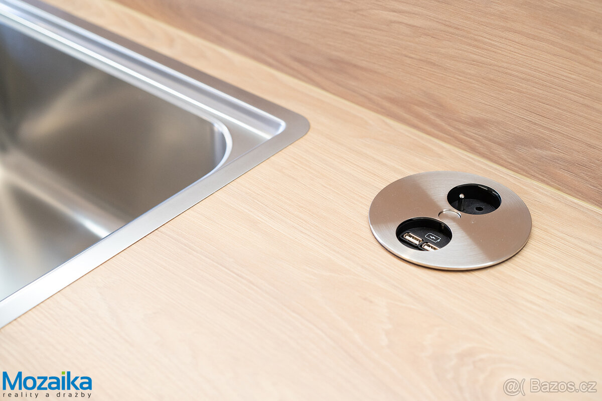 Pronájem bytu 3+kk + pokoj bez okna, po rekonstrukci, na nám - 17