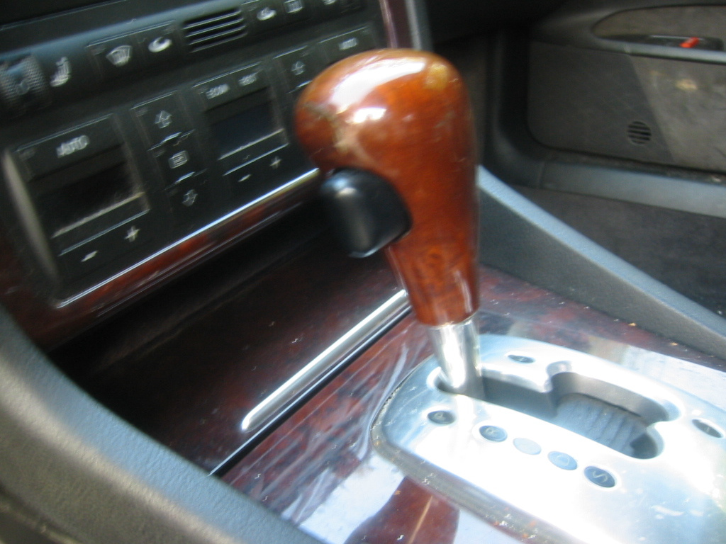 AUDI A8 D2 6.0 W12 309kw krátká i long - díly - 17