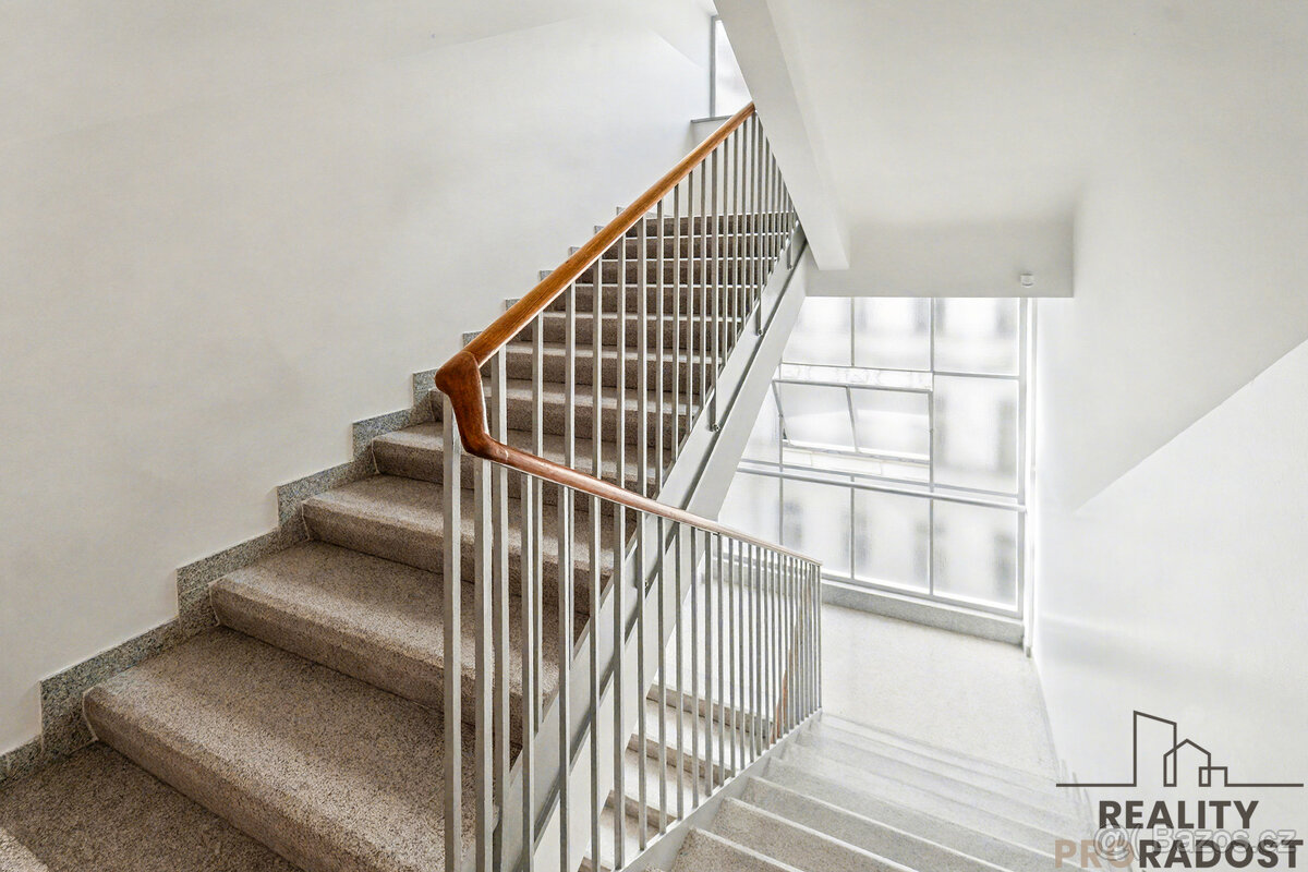 Prodej tichého bytu na Starém Městě s výhledem - 17