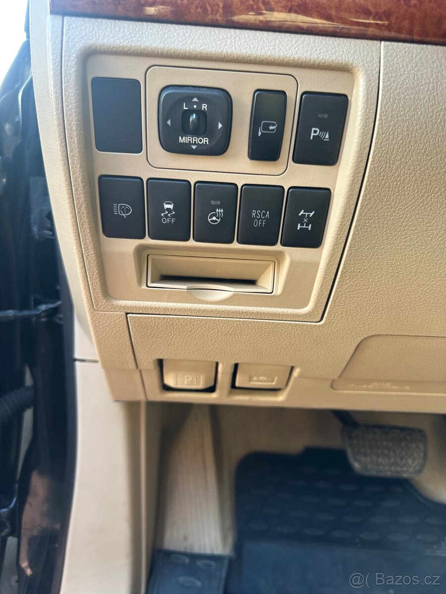 Toyota Land Cruiser 200 4.5D-4D V8 Luxury 7mist - 17