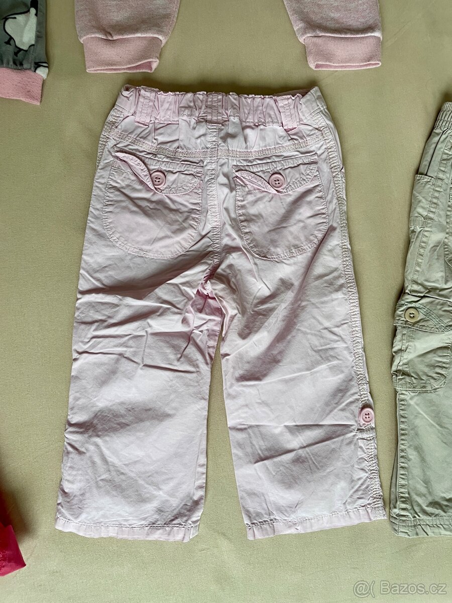 Set 7 ks dívčích tepláků, džín, plátěných a 3/4 kalhot - 17