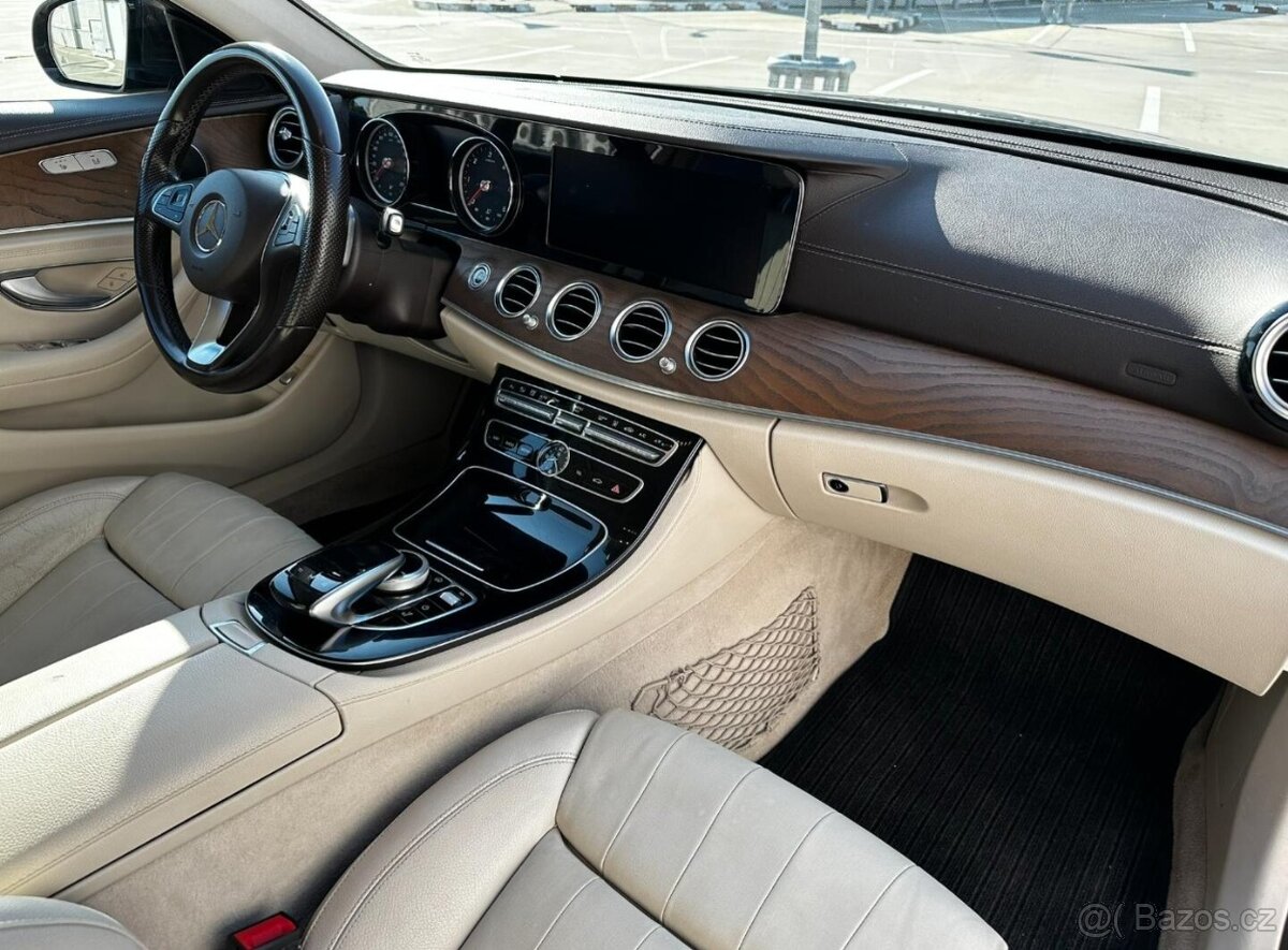 Mercedes-Benz E 220 d 4MATIC AllTerrain - 17