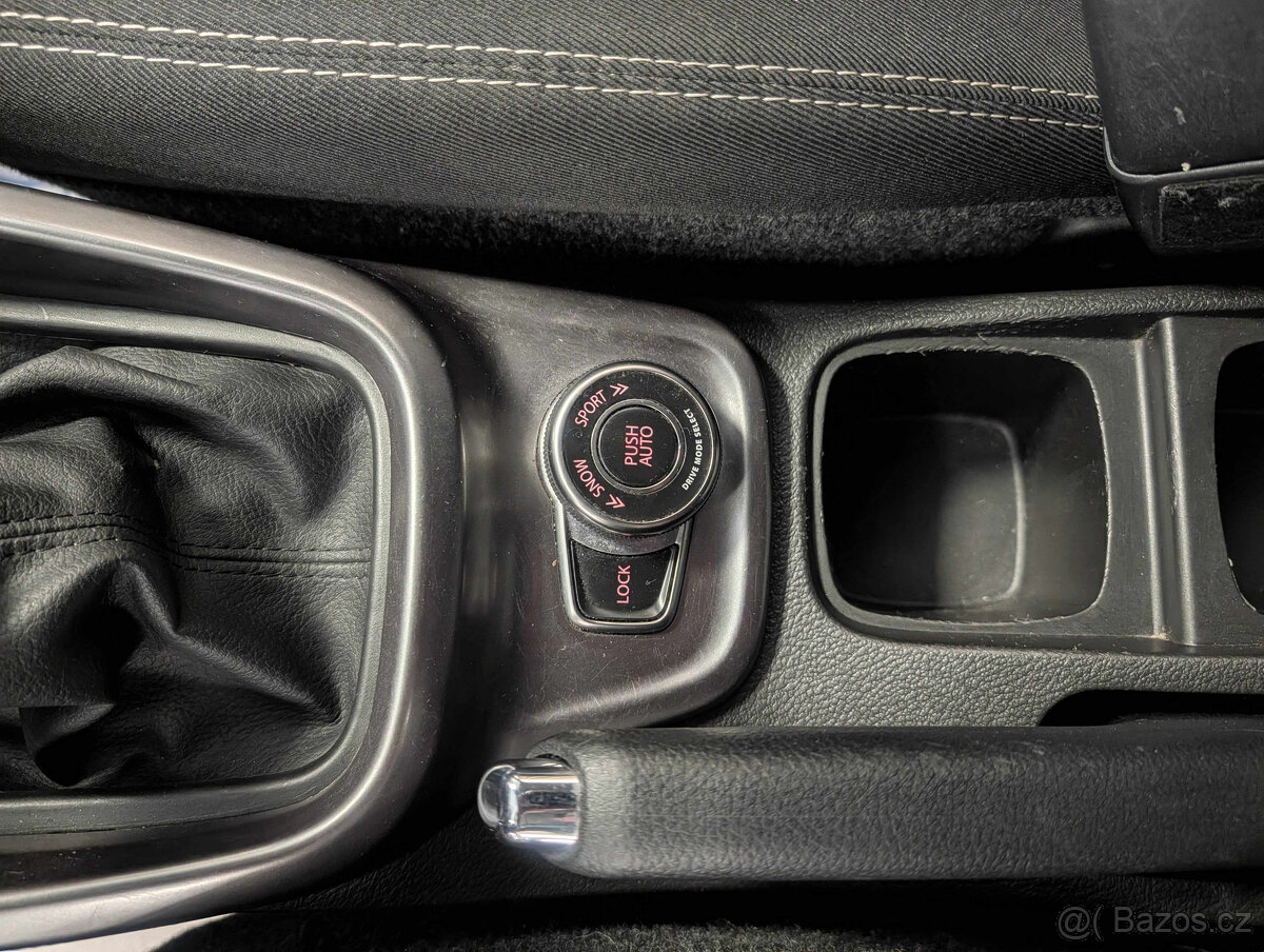 Suzuki Vitara 1,4 i HYBRID ALL GRIP - 17